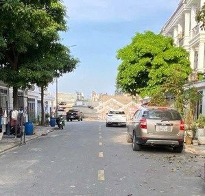 cực hiếm , 2 tầng 40m , nhỉnh 4 tỷ , hxh , nguyễn tri phương , tthc dĩ an , bình dương