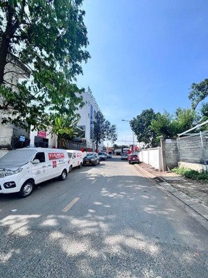 giá hơn 4 tỷ- bán lô đất full thổ- dt 4 x 19- htp- hàng xóm quận 7- kdc sài gòn mới- xd tự do.