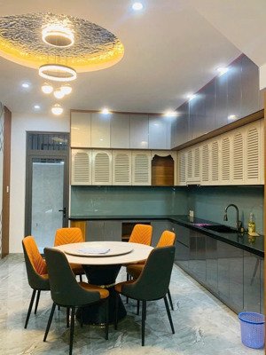 bán nhà đẹp 3 tầng kđt hà quang 2 - hướng đông nam, nội thất xịn giá bán thấp