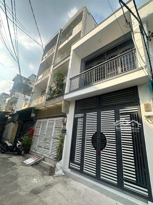 ngay gò xoài-nhà mới 2 tầng vào ở ngay 3pn-hẻm 8m xe hơi đổ cửa-50m ra chợ chỉ 6.3 tỷ