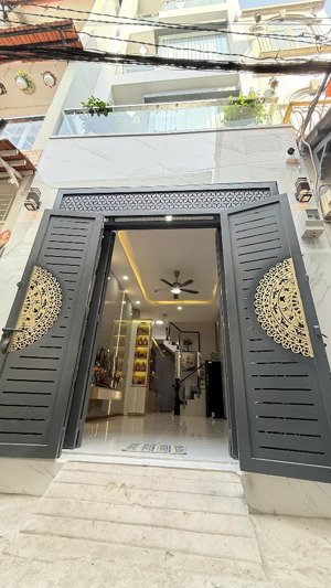 nhà mới đón tết! 3 tầng/3pn nguyễn v khối p9- ô tô tận cửa! nhỉnh 6 t.ỷ tl!