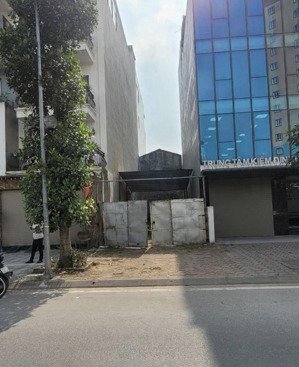 bán nhà c4 mặt phố lạc long quân, 68m2 x mt 4.5m, vỉa hè 5m, 2 thoáng trước sau, đối diện lotte