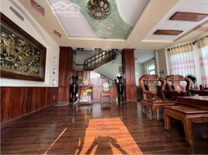 biệt thự mini 5 tầng lò lu quận 9 trệt 4 lầu ( 8x25) cn: 170m2 chỉ 13.5 tỷ