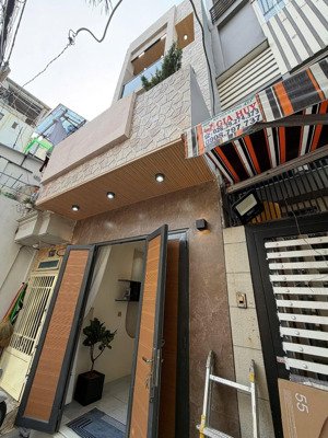 bán gấp siêu phẩm nhà tại nguyễn thiện thuật, phường 11, quận 3, giá chỉ 3tỷ680, 32m2 đẹp xuất sắc