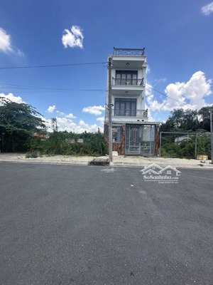 chủ ngợp cần bán gấp, mặt tiền đường số - trung tâm q7