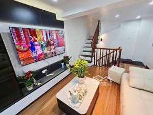 đường láng- 6t 3pn- 26m2- 5.9tỷ- full nội thất- ngõ thông