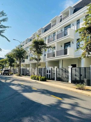 lavida vũng tàu- nhà phố ngang 6m sổ hồng sẵn- giá bán 8,9 tỷ.