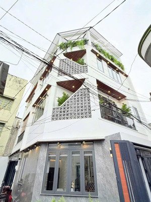 gia chủ kẹt vốn bán gấp, đường nguyễn văn linh, p. tân phong, q7, dt 80m2, giá 4 tỷ 550tr, sổ hr