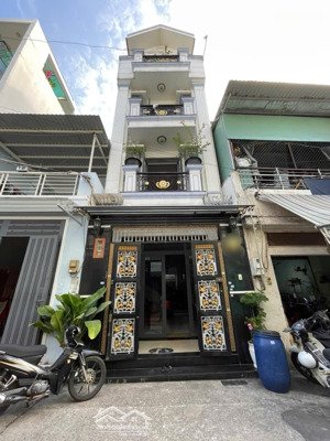 bán nhà vị trí đẹp giáp tân phú hẻm 8m thông ngay 4 xãdt: 4x17m 4 tấm giá 7.5 tỷ