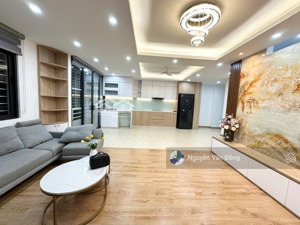 gia đình cần bán căn hộ tại 671 hoàng hoa thám, sổ đỏ cất kết, để lại full đồ nội thất, sẵn vào ở