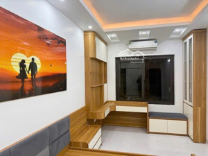 nhà bà triệu 1 bước ra đường ô tô , 5 tầng giá 8.08 tỷ