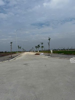 ra gấp lô đất 90 đại lộ đông tây nối dài (võ văn kiệt) ngay cầu xáng ngang. shr. nh hỗ trợ 75%