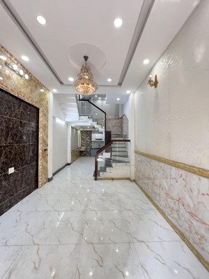 bán nhà đường phạm văn bạch, ngay chợ tân sơn p15. quận tân bình. 3,5m x 13m. 4 tầng lầu. 4pn