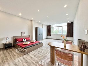 cho thuê studio cửa sổ siêu thoáng, full nội thất, siêu rộng