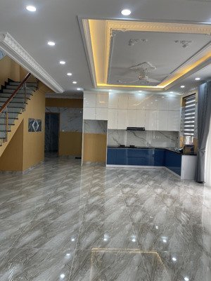 biệt thự đơn lập 252m2 mới giá thuê 30tr/ tháng lh hương