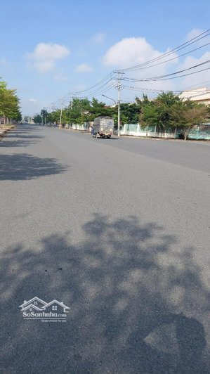 bán kho xưởng khuôn viên: 5.000m2, xưởng: 3.100m2, tại kcn tân đô, long an, giá bán: 45 tỷ