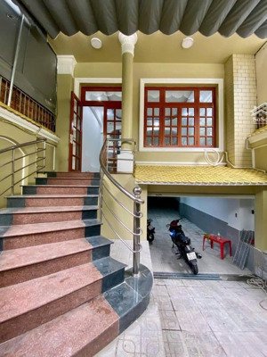 cho thuê nhà bự hẻm xe hơi - tô hiến thành, quận 10 -6.5x22m - hầm- 3 lầu