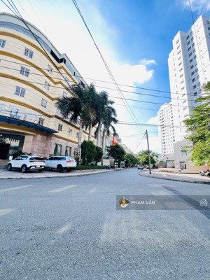 hàng đẹp, hiếm. 111m2( ngang 5m) - ô tô thông gần phạm văn đồng - có 6p cho thuê, tiện đầu tư