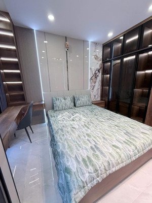 sát emart2-hxh trước nhà 8m-nhà mới full nội thất-51m2-5tầng-4 pn-5 wc-phan huy ích chỉ 7,75tỷ tl