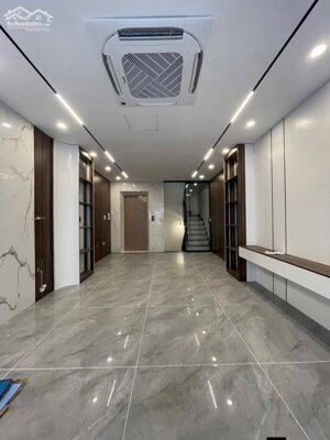 ( BÁN GẤP) Nhà đẹp 6 tầng – có thang máy – Giá 8,x tỷ - Sổ 31m2 – đường Xuân Đỉnh.