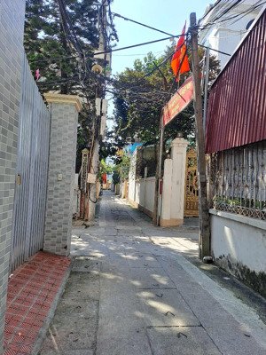 bán nhà 62 m2, mt 5m, giá 6,6 tỷ,ô tô cách vài bước chân , liên mạc, bắc từ liêm