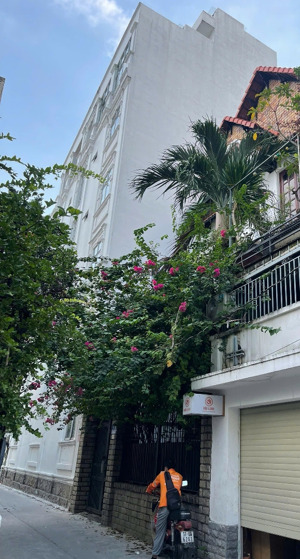 nhà hxh 8m lý chính thắng 8x18m, 3 lầu khu vực đẹp ngay hai bà trung giá 35 tỷ tl