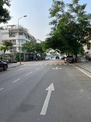 bán lô góc liền kề biệt thự 140m2 mặt đường 27m , an hưng dương nội