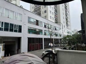 phân lô, vỉa hè - ô tô tránh, ô tô chạy vòng quanh - đối diện chung cư - để ở, kinh doanh đều đẹp.