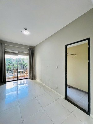 mình cần cho thuê căn 01 phòng ot 35m2 tại chung cư masteri quận 2, giá 10 - 12 triệu, 