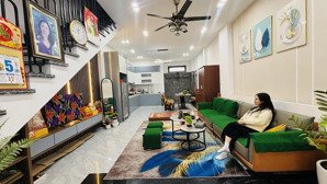 bán nhà 3 tầng vinh khê trung tâm quận an dương. nhà mới full nội thất chỉ việc về ở ạ.