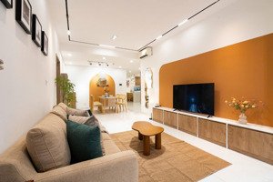 cần cho thuê gấp căn hộ masteri thảo điền. dt: 70m2, 2pn, 2wc. giá 19tr/th. lh: 