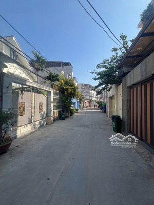 bán nhà 2 tầng, mặt tiền hxh ngay đh maketing. 65m2 - nhỉnh 7 tỷ