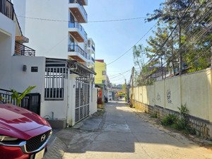 104.38m2 - bán đất sẵn nhà cấp 4 - view thông - nguyễn hữu cảnh