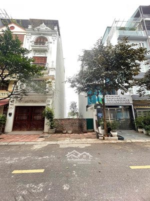 đất đấu giá việt hưng,vỉa hè,ôtô tránh.kinh doanh,dt75m. chào bán 25 tỷ