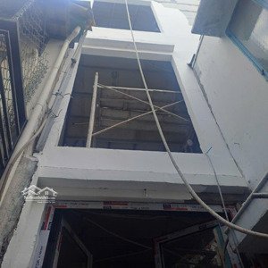 nhỉnh 2 tỷ có ngay nhà 3 tầng- sổ hồng riêng