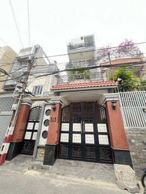 nhà 4 tầng nguyễn sơn ( 5m x 27m) khu dân trí cao an ninh chỉ 99tr/m2