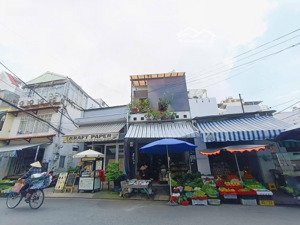 chính chủ gửi bán nhà mặt tiền kinh doanh đỗ thừa luông ngay chợ, vị trí sầm uất, giá bán: 8,9 tỷ