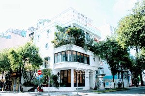 góc 2 mặt tiền ngang 14m, gần vinhomes ba son số 20 lê thánh tôn, quận 1!!!