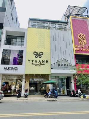 bán gấp mặt tiền hai bà trưng quận 3 ( dt 4,5x18m - 5 tầng ) hđt 75 triệu. giá chỉ 39 tỷ