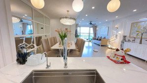 cần bán gấp căn góc hoa hậu 3pn view starlake. 109m2 giá 1x tỷ, sẵn sổ, lót xe. lh: 0911,717,886