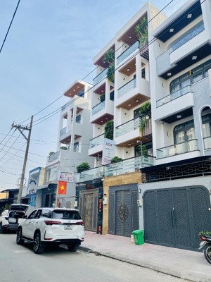 ô tô ngủ trong nhà ,sát tên lửa - giá 6.5 tỷ -56m2 -4 tầng -4pn + kết cấu : 1 trệt , 3 lầu btct,