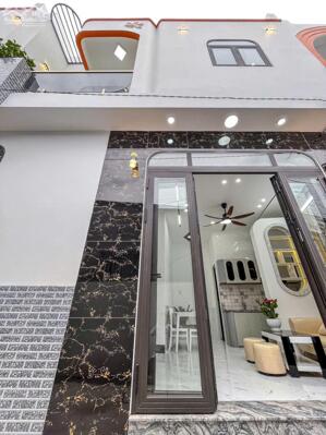 Nhà trệt lầu 3 phòng ngủ Full nội thất - Cách chợ An Bình 100m