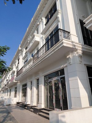 siêu bt dương nội lô góc 3 mặt thoáng kinh doanh đỉnh 246m 4t giá 203tr /m2