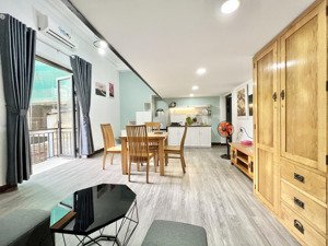 duplex ban công 40m2 dạng 2pn mini ngay ngô tất tố (sát cầu thị nghè q1)