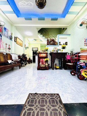 chỉ 4,1 tỷ sở hữu ngay kèo ngon diện tích khủng
56,6m3 ( 5,7 x 11 ) 4 tầng - có 4 pn 5wc