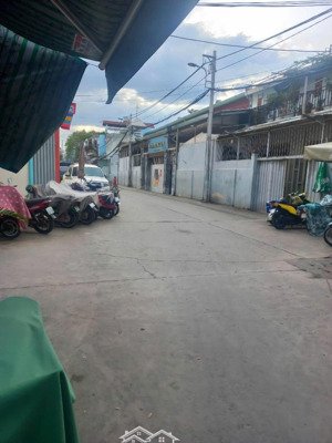 nhà 3 tầng 56m2 liền kề kdc him lam q7 giá chỉ 4.88 tỷ