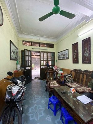 tam trinh - hoàng mai - phân lô - ô tô thánh, vỉa hè rộng - dân xây - giá 16.2 tỷ.