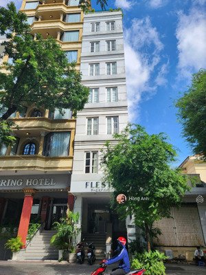 bán ks 1 hầm 9 tầng - mt lê thánh tôn, quận 1 - 4.5 x 21m - hđt 300tr/th - giá 105 tỷ