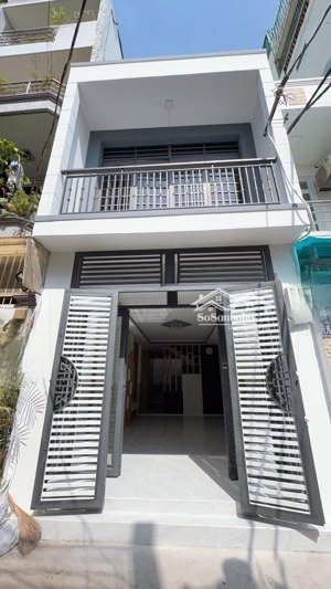 nhà vị trí đẹp chủ ngộp bank cần bán gấp hẻm ô tô