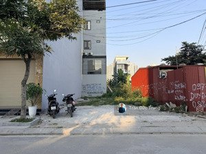 hàng nóng tđc hồ sen 60m2 sát ngã 4 vị trí đẹp khỏi bàn